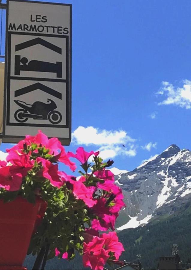 Chambres Avec Garage Motos Lanslebourg-Mont-Cenis Dış mekan fotoğraf